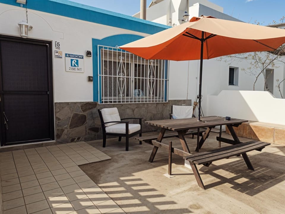 Facade/entrance, Summer, Balcony/Terrace