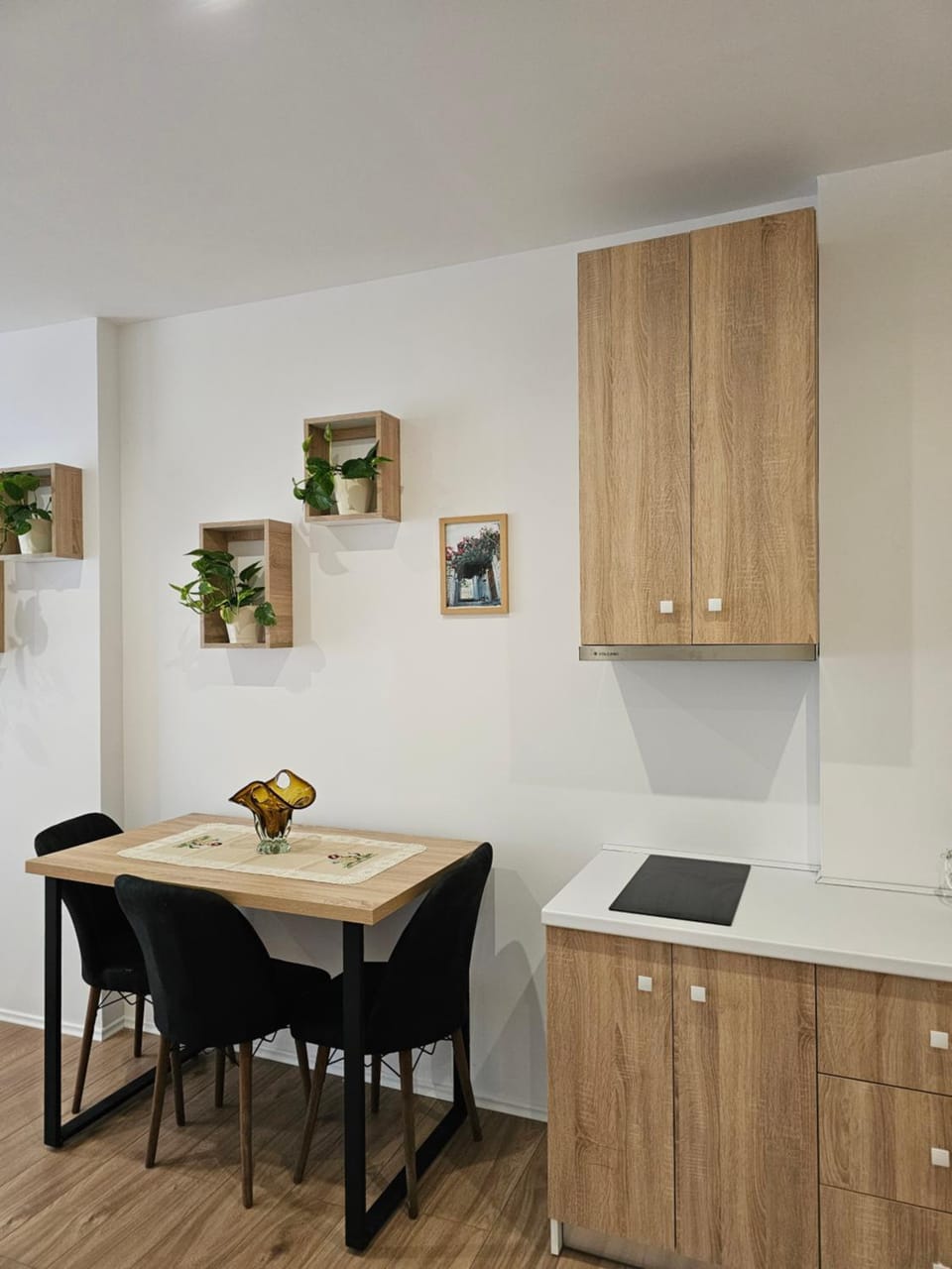 View (from property/room), Kitchen or kitchenette, Dining area