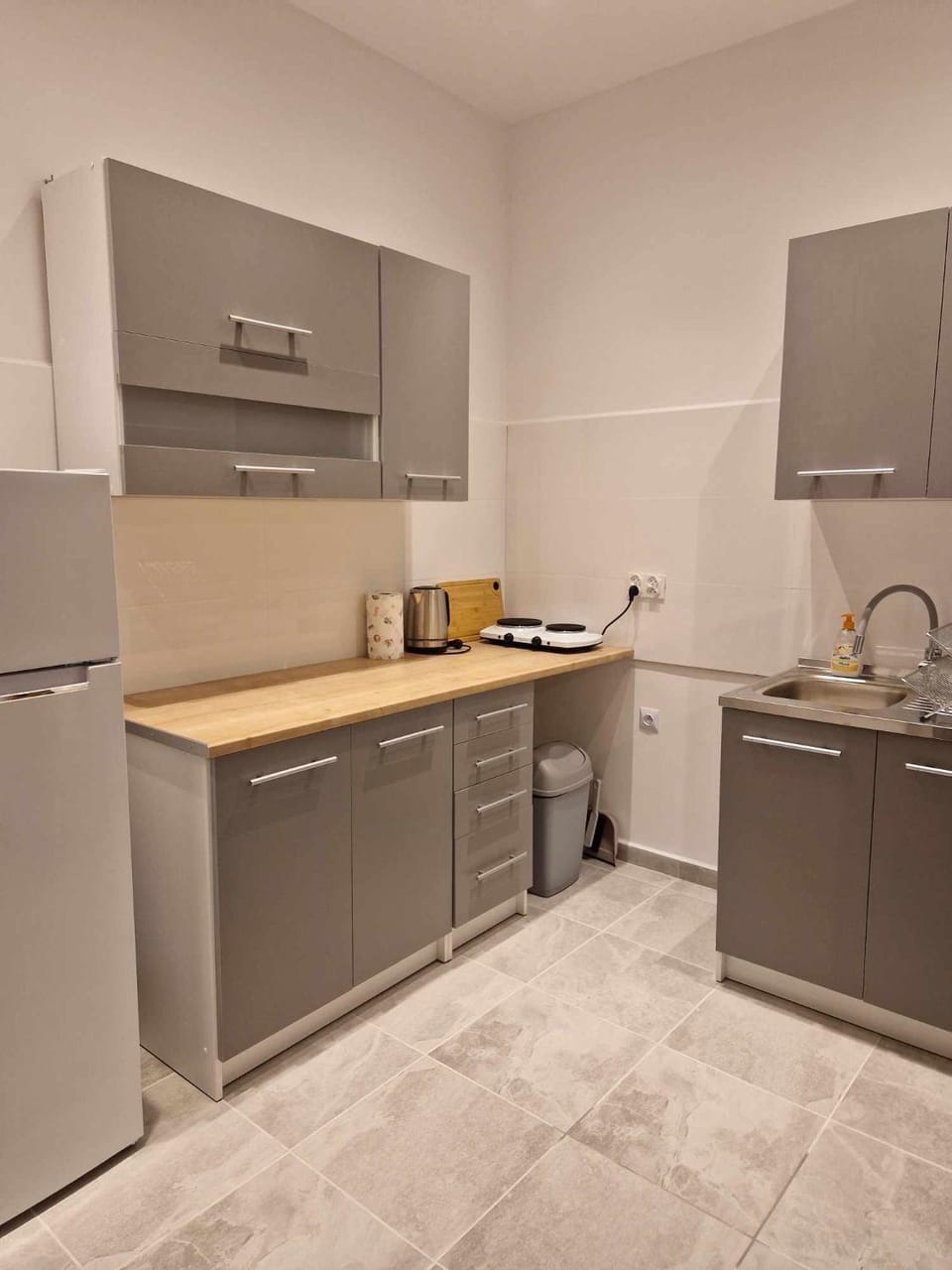 Kitchen or kitchenette, stove