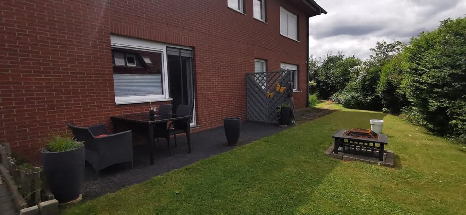 Property building, Garden, Balcony/Terrace, Garden view
