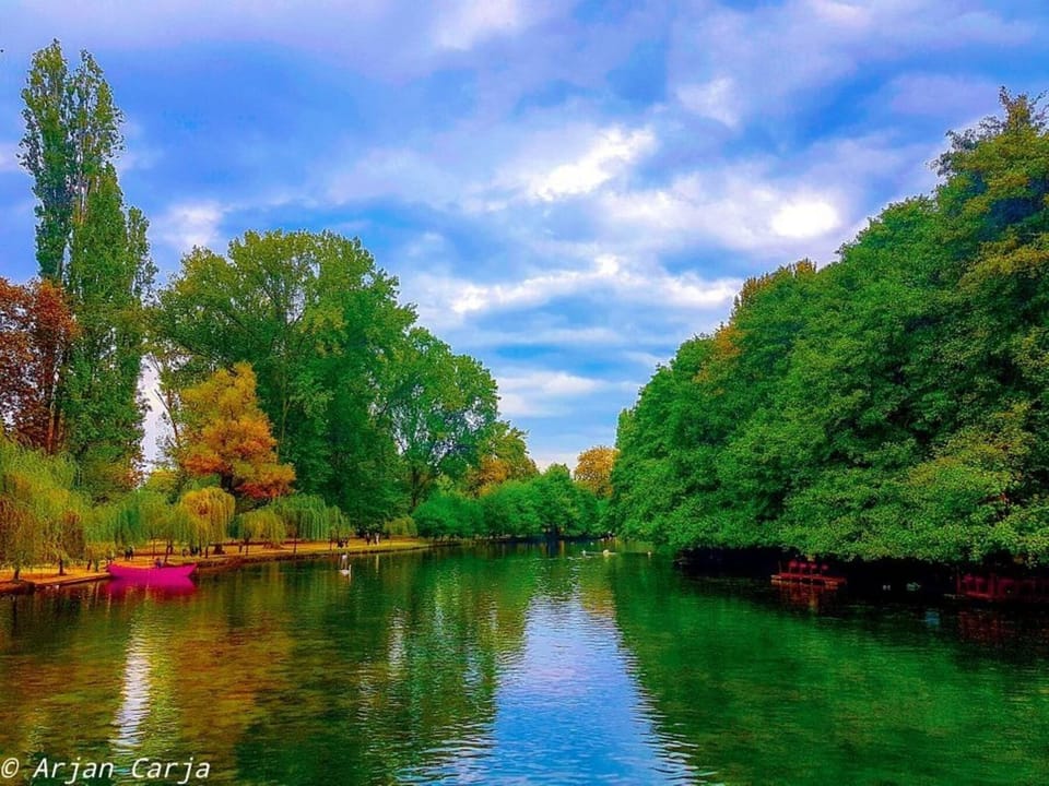 Nearby landmark, Spring, Day, Natural landscape, Lake view, River view