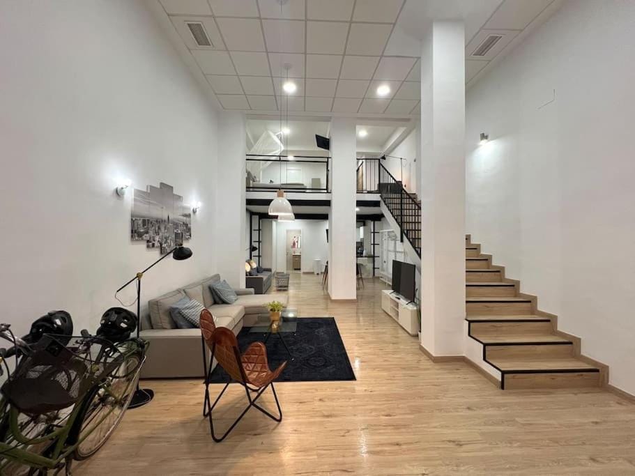TV and multimedia, Living room, Seating area, dishwasher, microwave, oven, toaster, kitchen, air conditioner