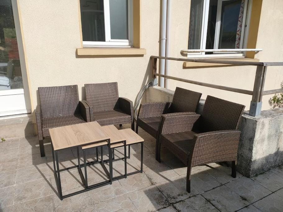 Maison familiale Cherbourg-ping pong-baby foot House in Normandy