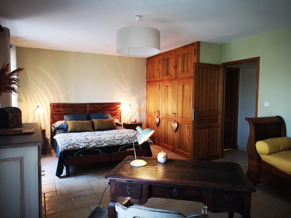 Seating area, Bedroom