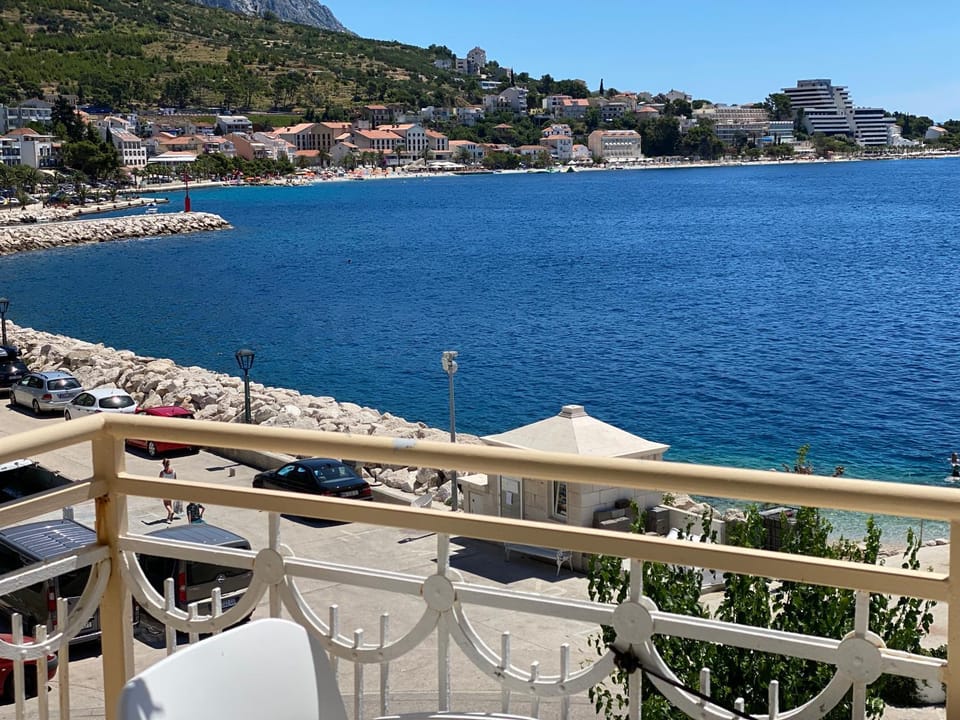 View (from property/room), Mountain view, Sea view