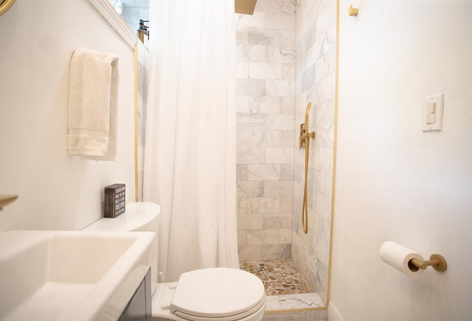 Shower, Toilet, Bathroom
