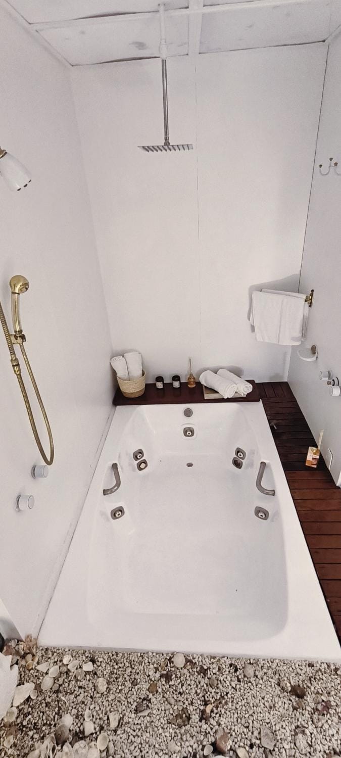 Bathroom, Spa and wellness centre/facilities, Bath