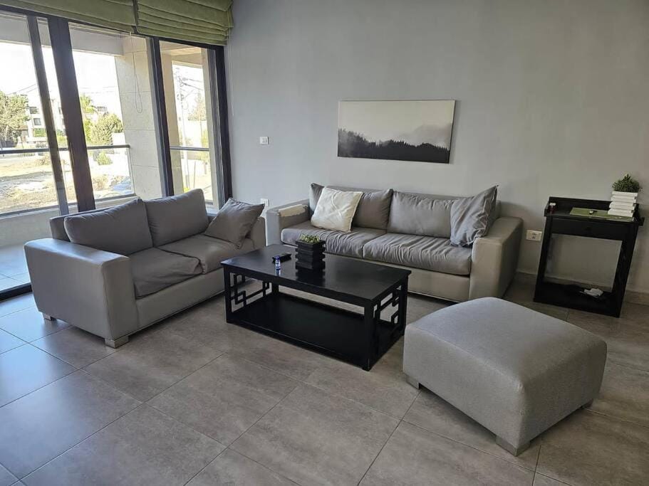 Elite Abdoun area, Amman, 2 Br, 5 guests Apartment in Africa