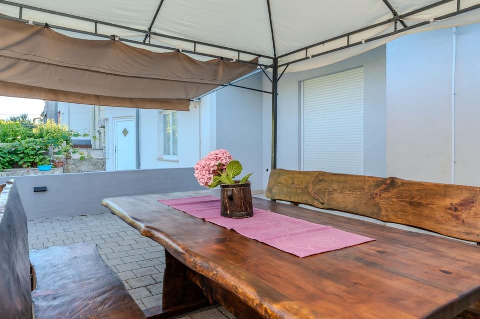 Patio, Balcony/Terrace, Seating area