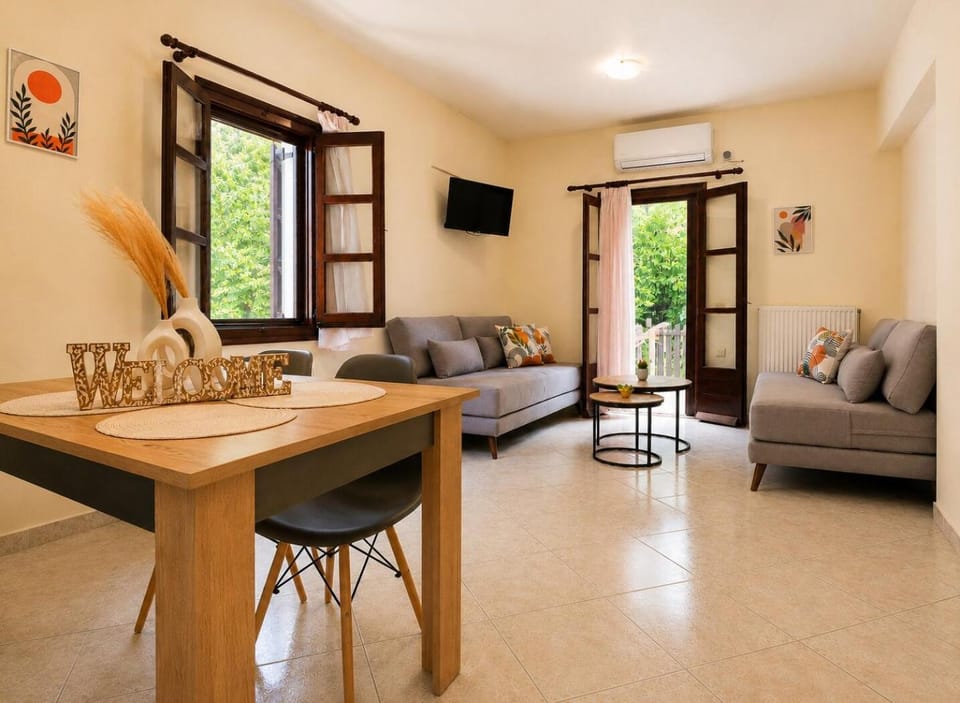 Spring, Summer, TV and multimedia, Living room, Seating area, Dining area, Evening entertainment, Autumn, Garden view, Street view, Area and facilities, children, young children, older children, Inner courtyard view, heating, heating, internet, air conditioner