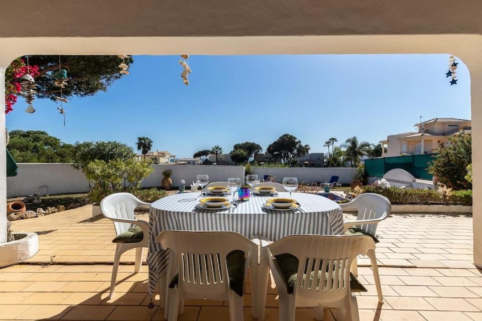 NEW! 4bedroom Villa - Private Pool and Sea view Villa in Guia