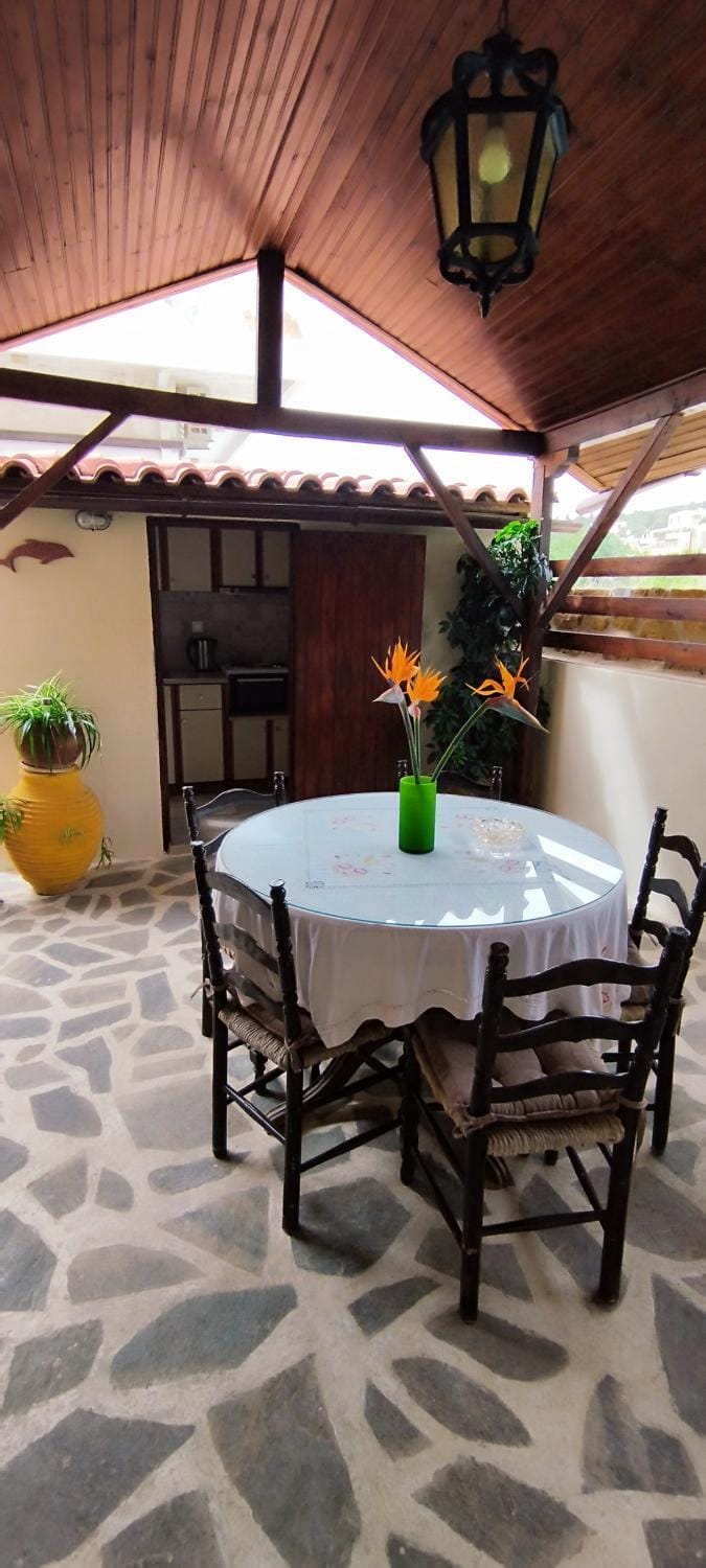 Dining area, Inner courtyard view