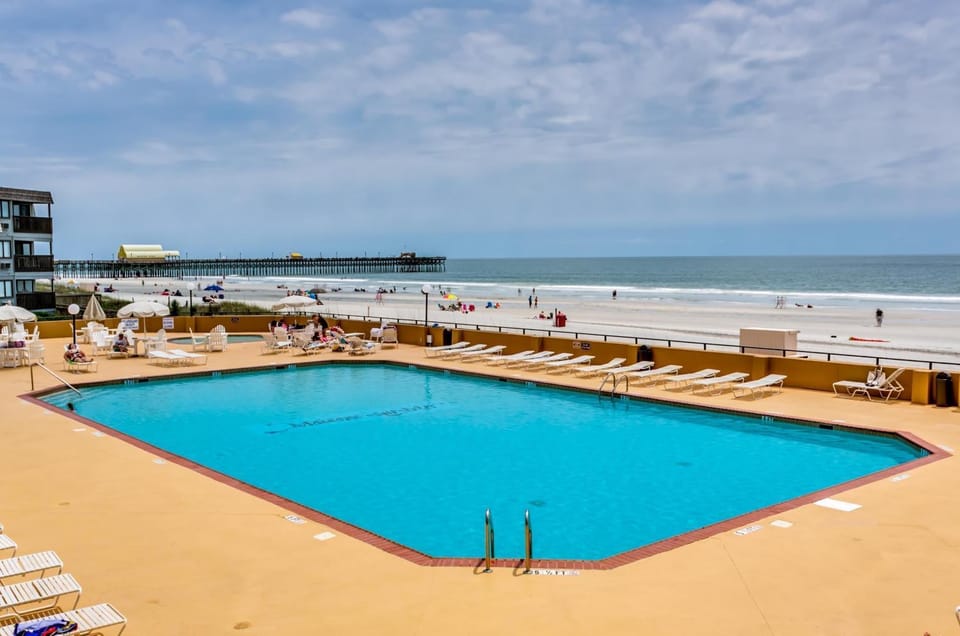Maisons Sur-Mer Unit 1604 House in South Carolina