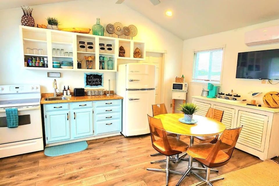 Cottage lake view with Deck and BBQ Grill House in New York