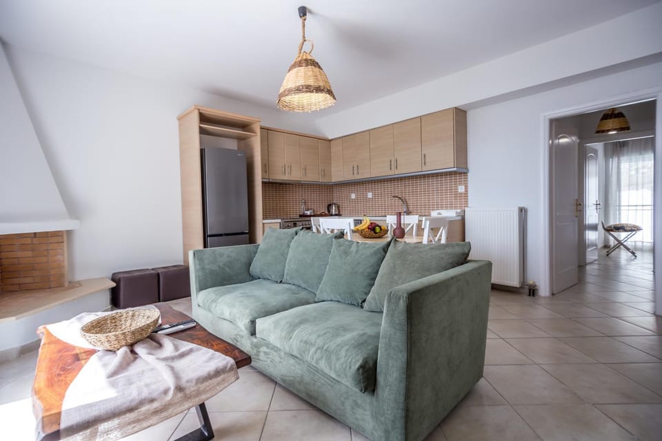 Kitchen or kitchenette, Seating area