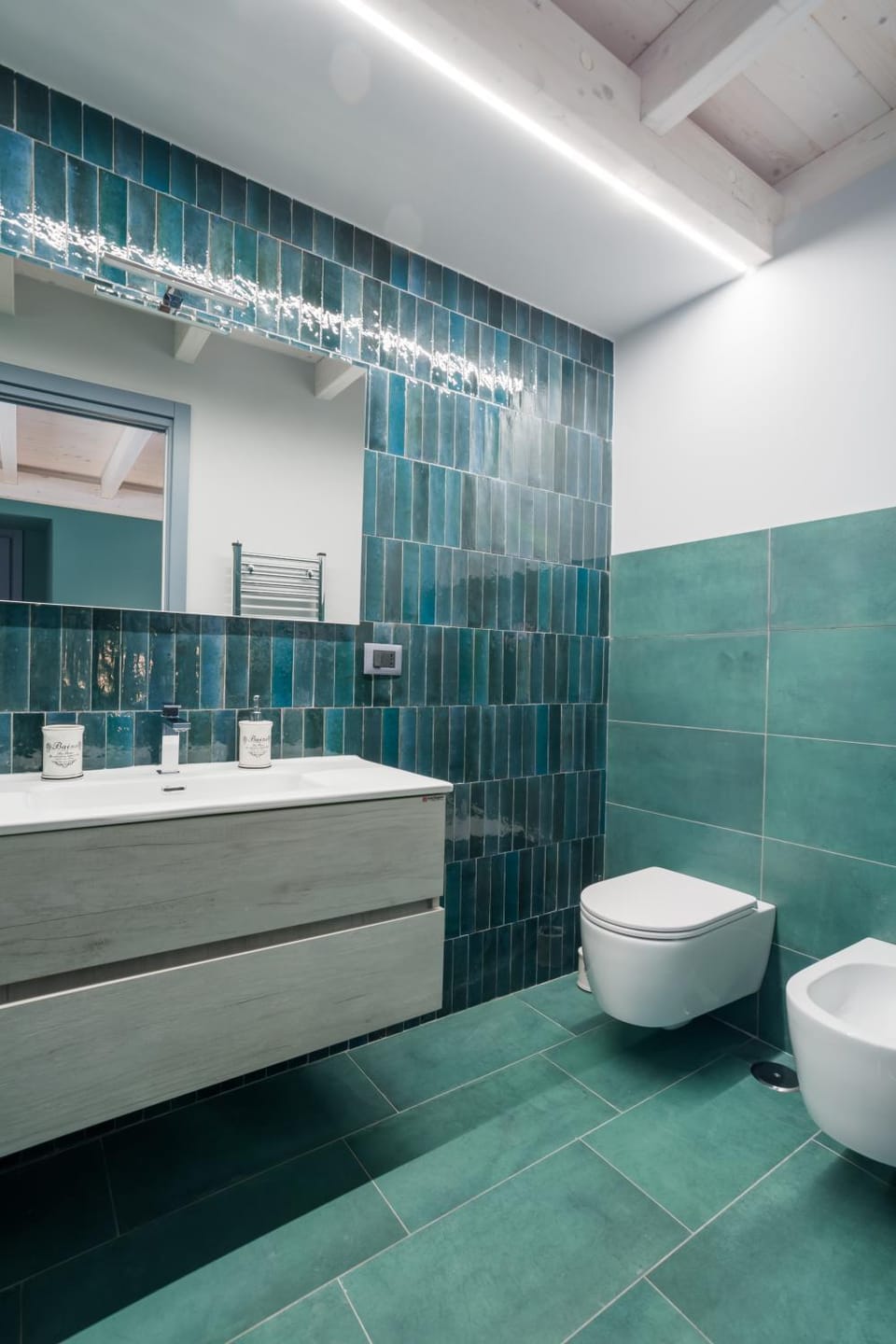 Bathroom, Dining area