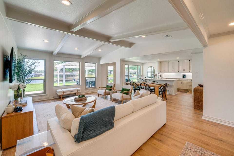 Lakefront Granbury Home w/ Patio, Fire Pit & Dock! House in Granbury