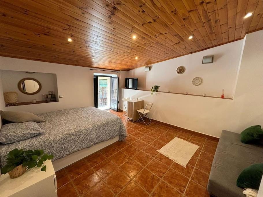 Bed, Living room, Photo of the whole room, Bedroom
