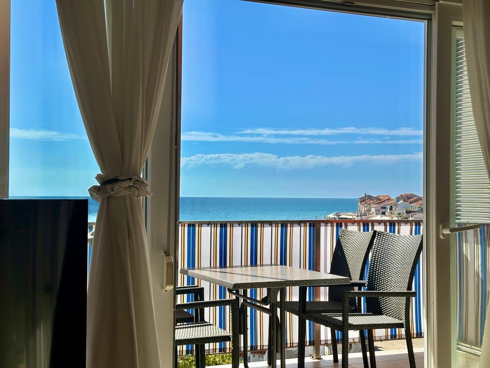 View (from property/room), Balcony/Terrace, Seating area, Sea view