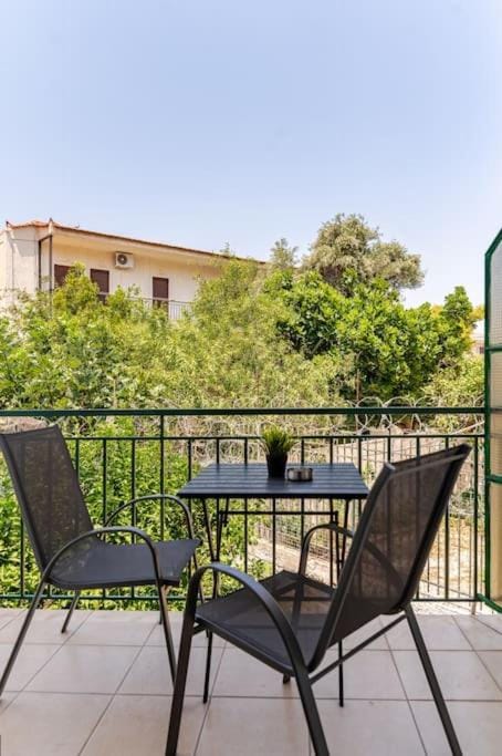 Patio, View (from property/room), Balcony/Terrace, Seating area, Garden view