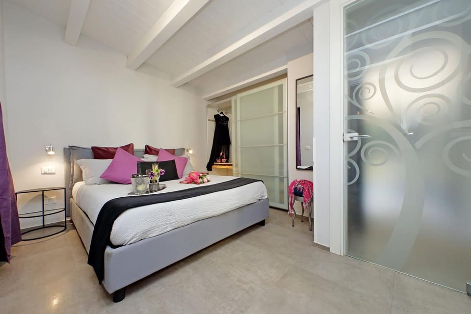 Bedroom, wardrobe