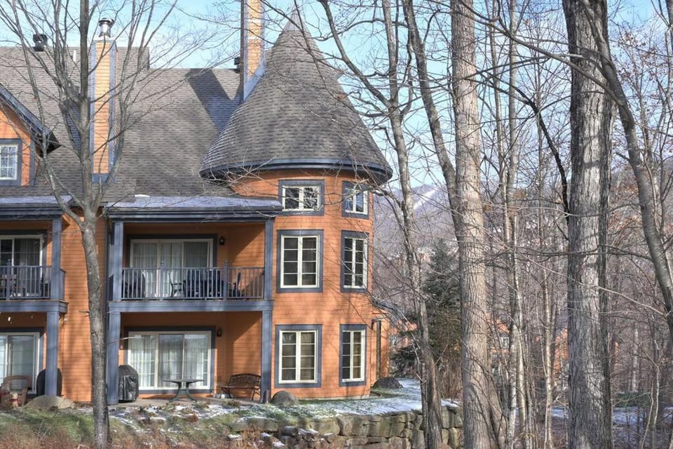 Manoirs-Luxury Golf - 1KM to Mont-Tremblant with AC House in Mont-Tremblant
