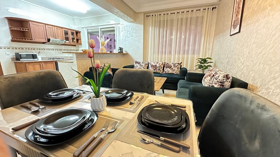 Kitchen or kitchenette, Living room, Seating area