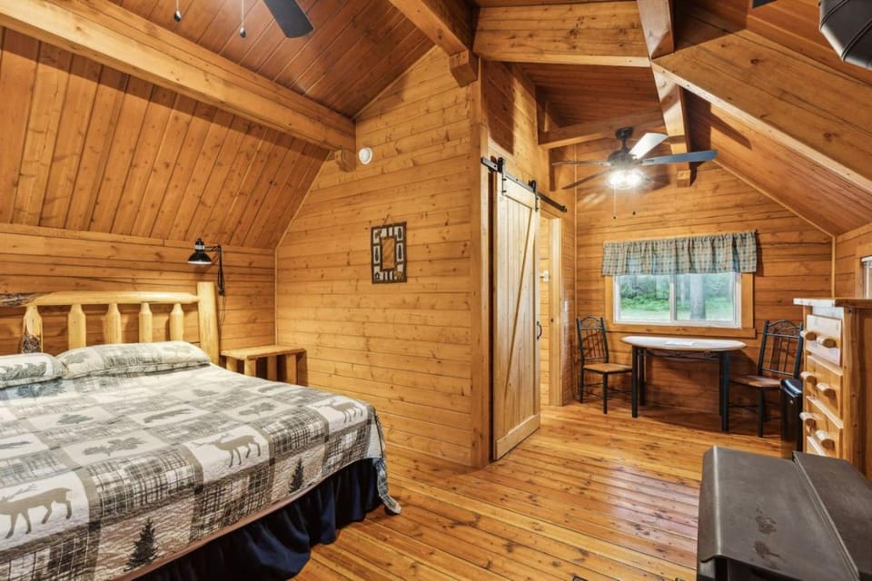 Lost Horse Lodge King Cabin 11 PetsOK Cabin in Idaho