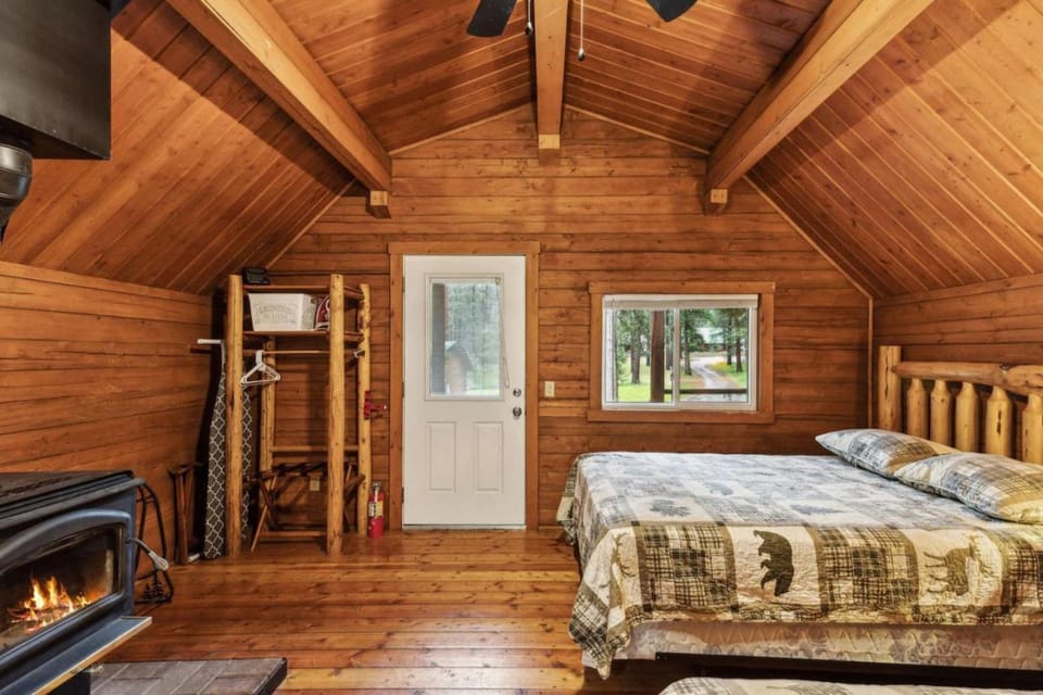 Lost Horse Lodge Double Queen Cabin 14 Cabin in Idaho