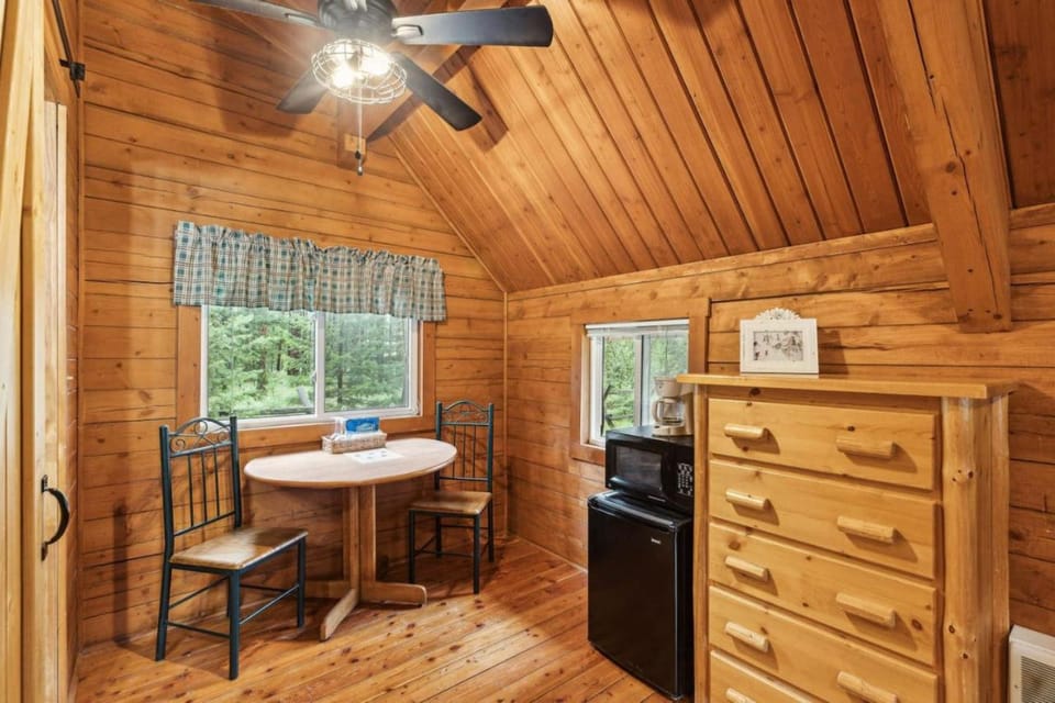 Lost Horse Lodge King Cabin 9 Cabin in Idaho