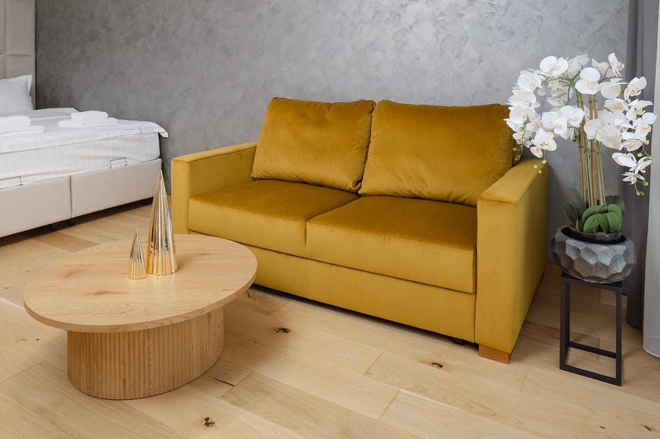 Bed, Living room, Photo of the whole room, Seating area