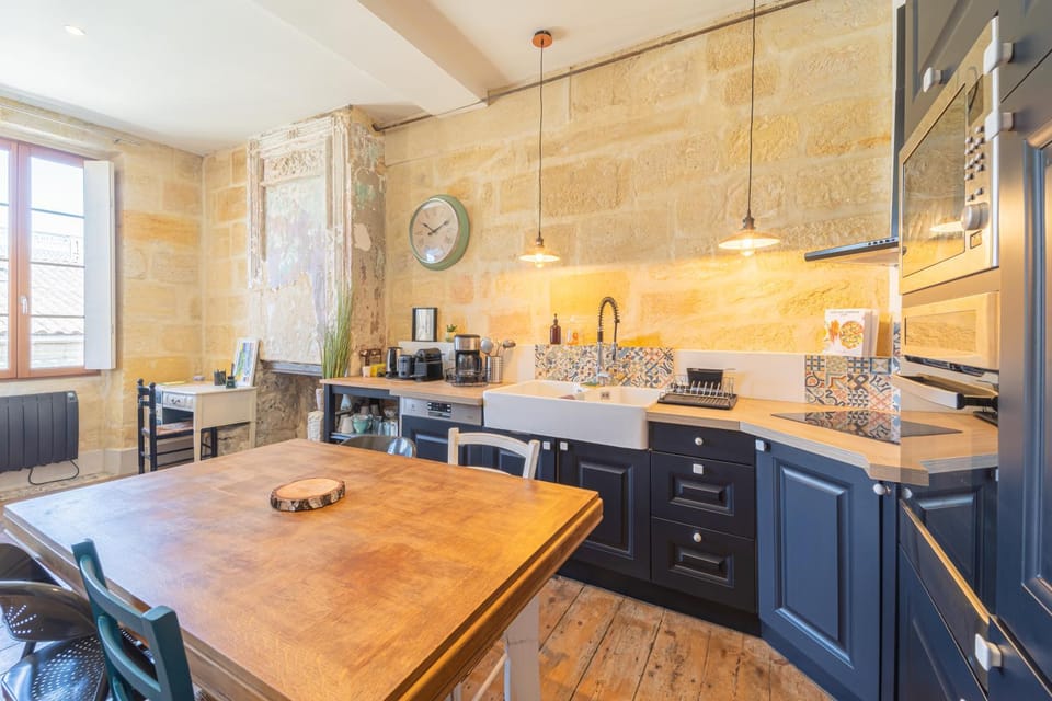 Kitchen or kitchenette, kitchen