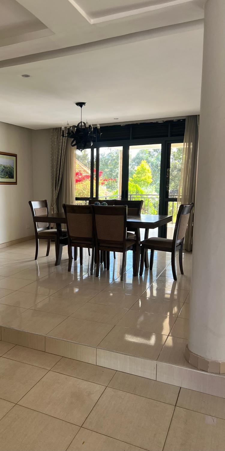 Muhabura Majesty Villa in Uganda