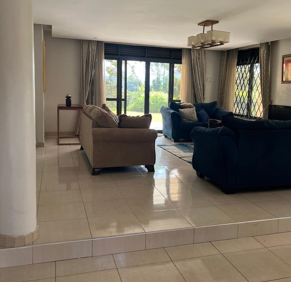 Muhabura Majesty Villa in Uganda
