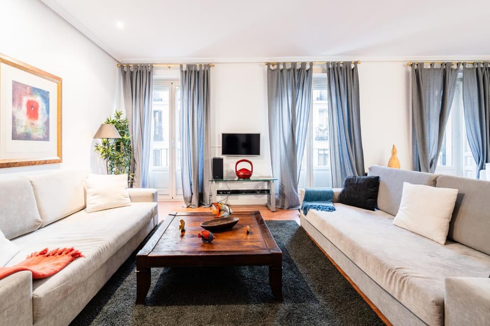 TV and multimedia, Living room, Seating area