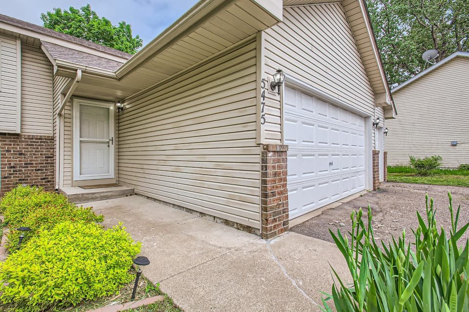 Property building, Garden, pet friendly