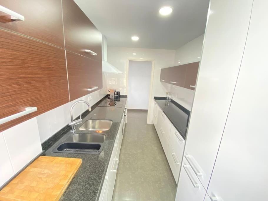 Increíble balcón al Mediterráneo, acceso a Playa Apartment in Torredembarra