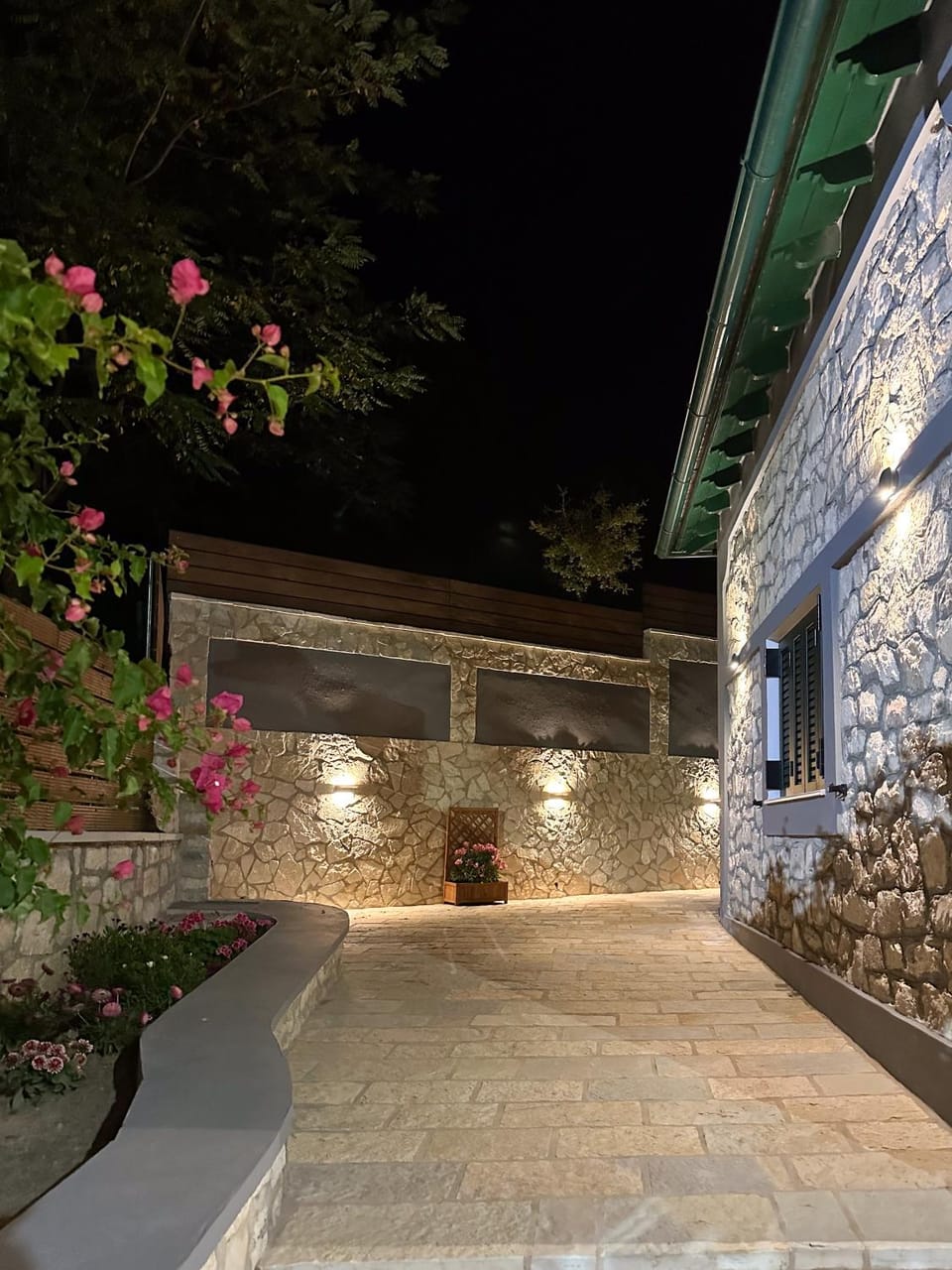 Patio, Garden view