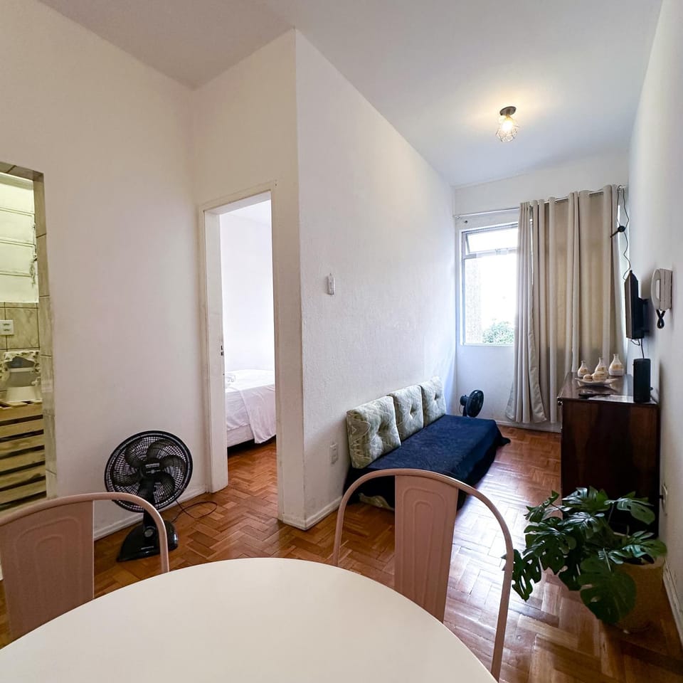 Bed, Living room, Photo of the whole room, Seating area