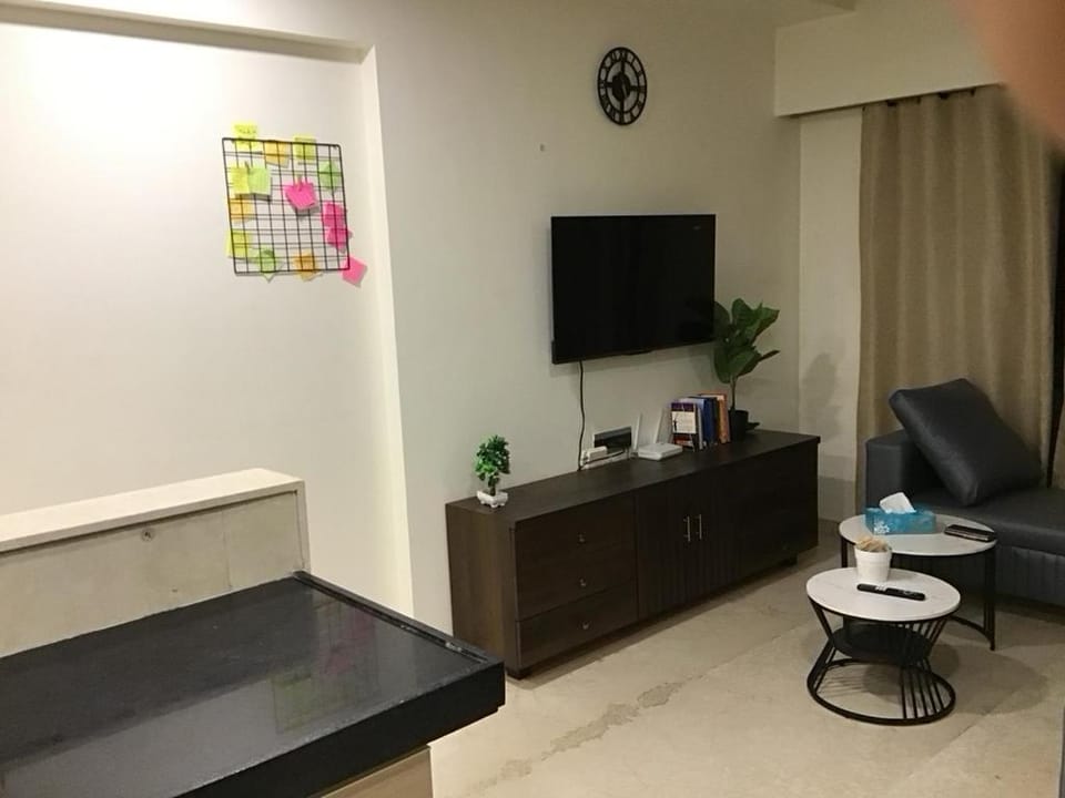 Communal lounge/ TV room, TV and multimedia, Living room, Evening entertainment