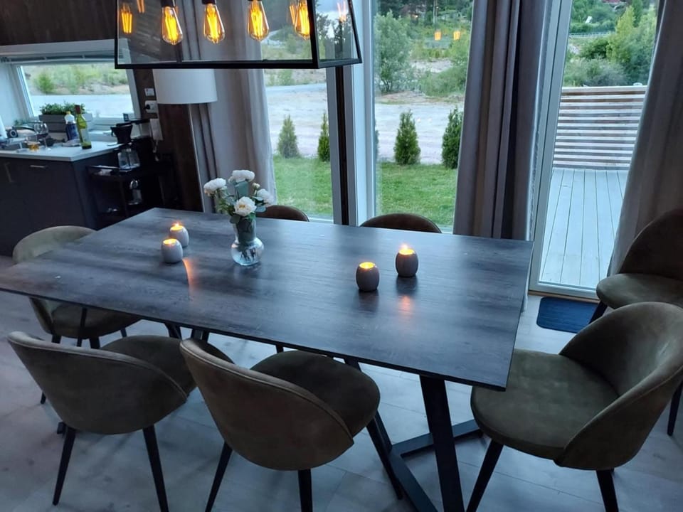 Trivelig og nylig oppført hytte med innendørs peis House in Viken, Norway
