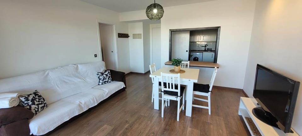 TV and multimedia, Kitchen or kitchenette, Living room, Dining area