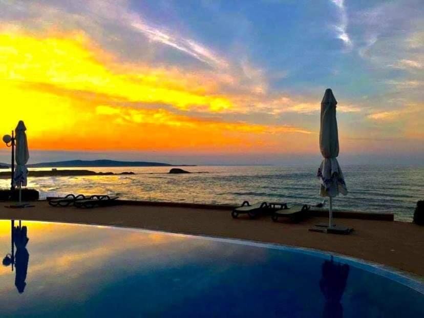 Day, Sea view, Swimming pool, Sunset, sunbed