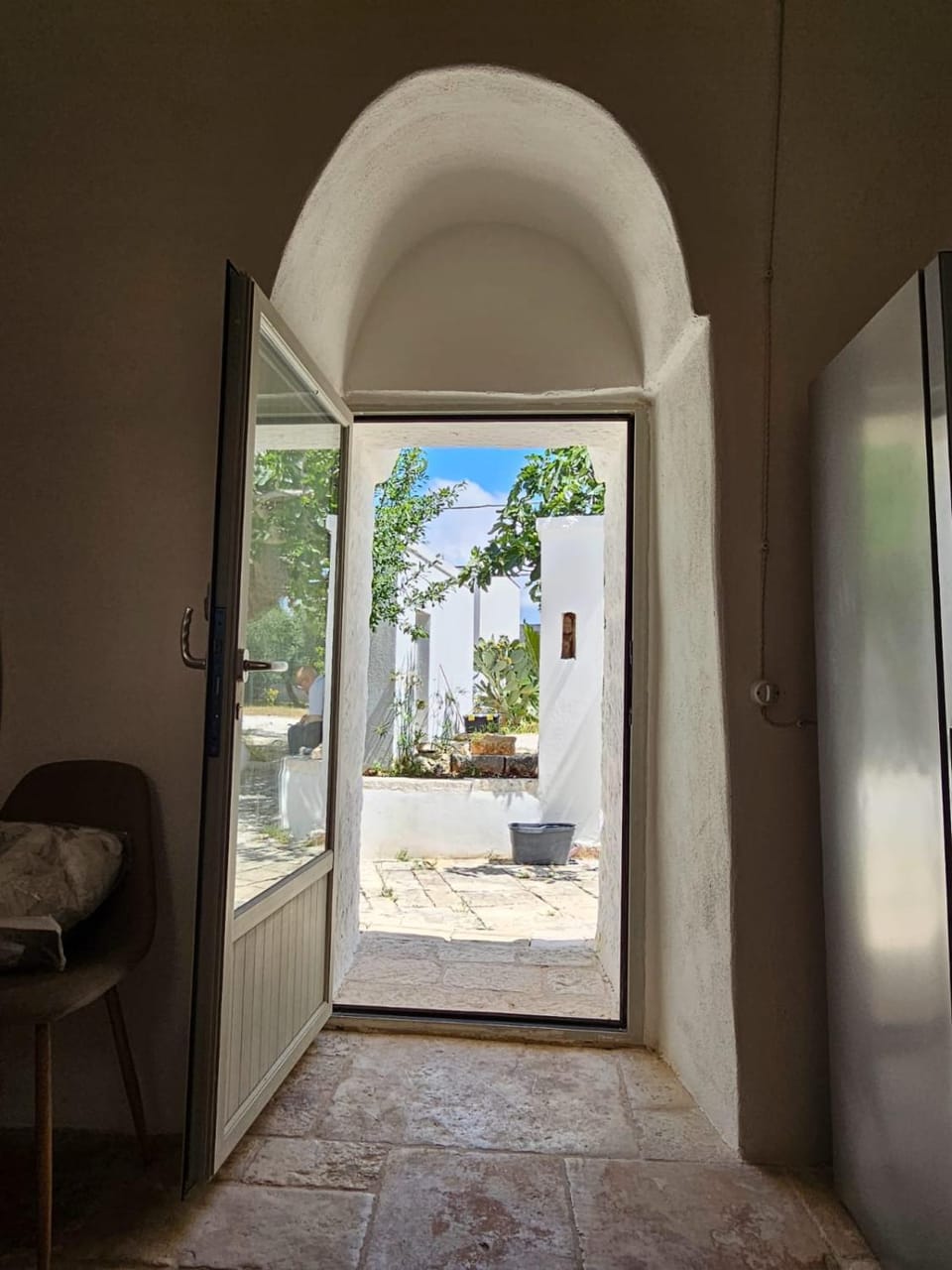 Patio, Facade/entrance, Day