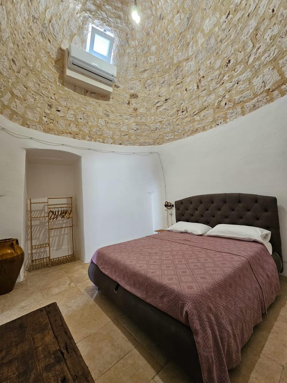 Bed, Photo of the whole room, Bedroom, air conditioner