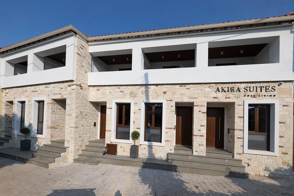 Property building, Facade/entrance, Day