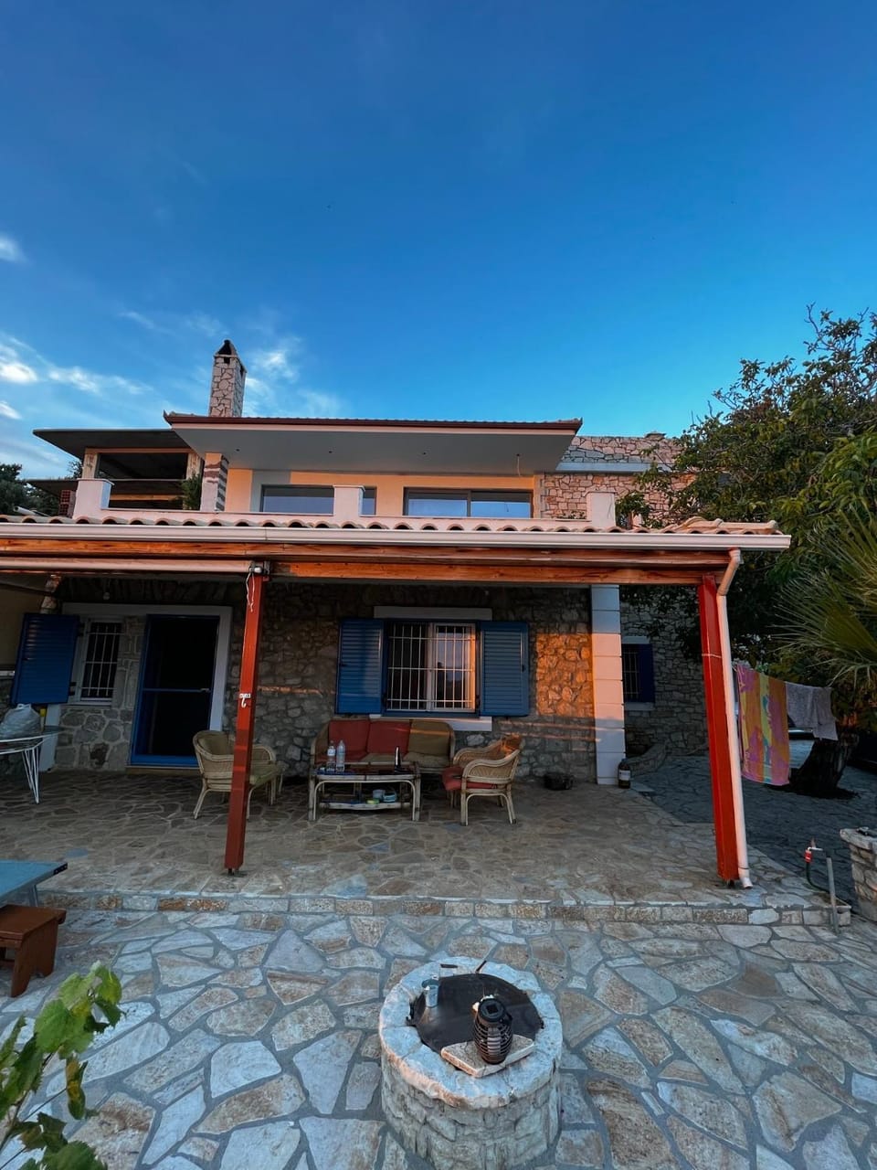 Property building, Patio, Balcony/Terrace