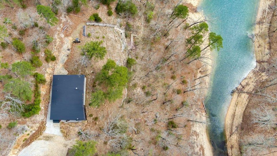 Tanglewood Cabin-Lake Access-Private-Modern Cabin in Beaver Lake