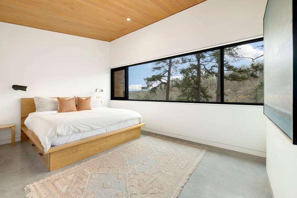 Tanglewood Cabin-Lake Access-Private-Modern Cabin in Beaver Lake