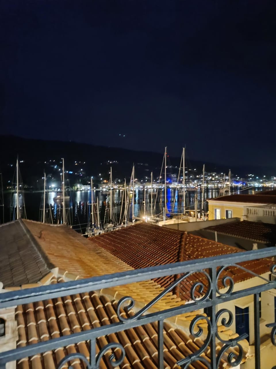 Thama Poros House in Islands